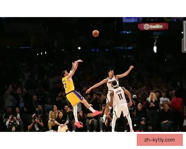 东皇30+三双末节续命 湖人加时险胜掘金